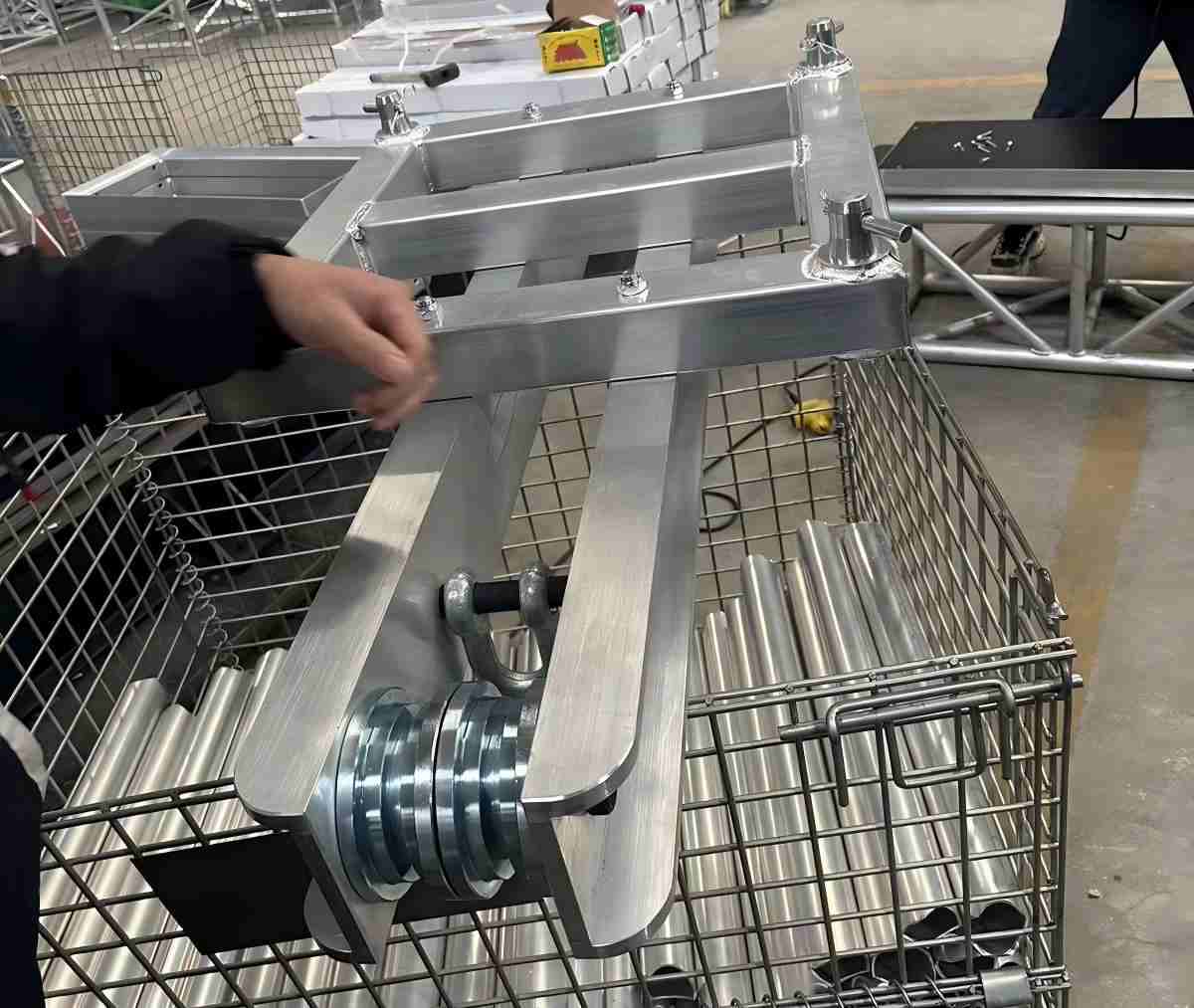 Custom Top Section with Steel Wheels for Large Stage Truss Lifting Systems